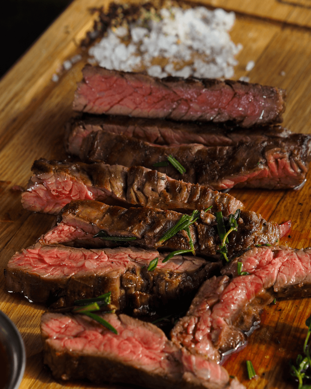 Steakhouse București: 12 restaurante unde să mănânci un steak bun