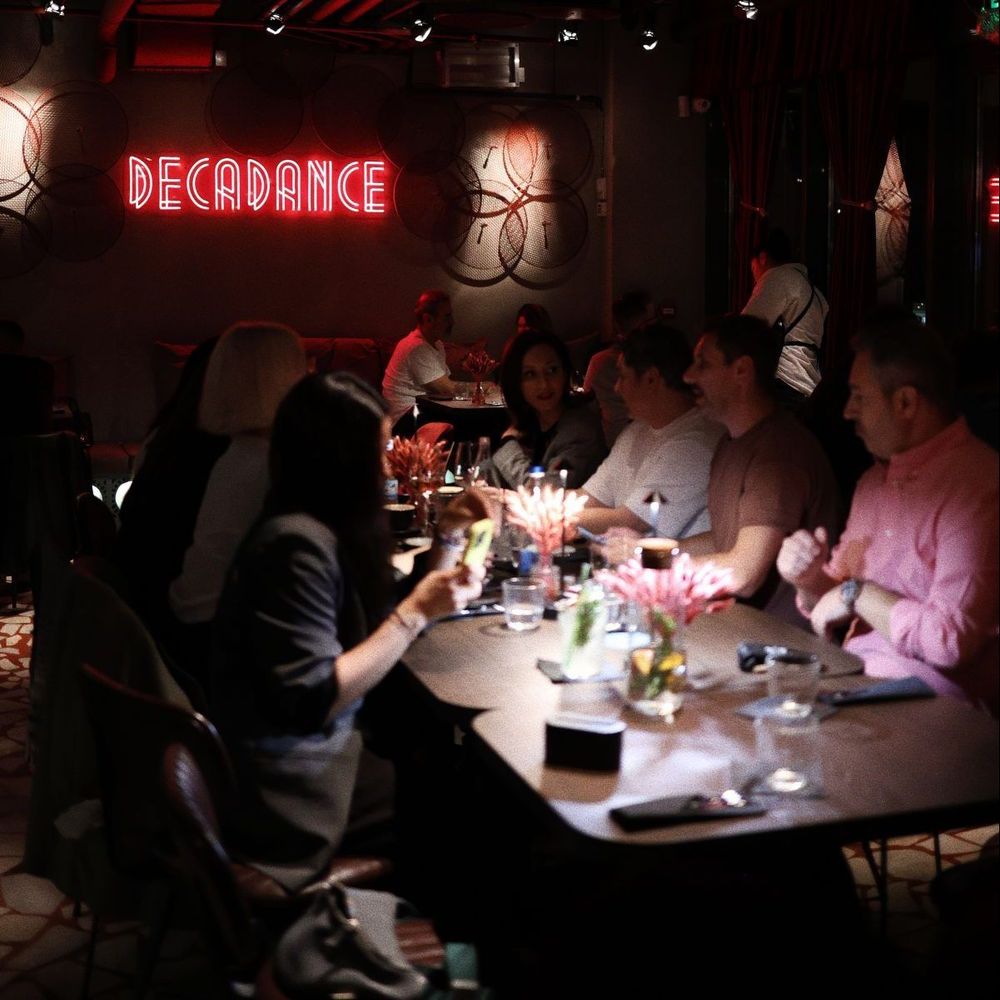 decadence bar afterwork bucuresti ialoc